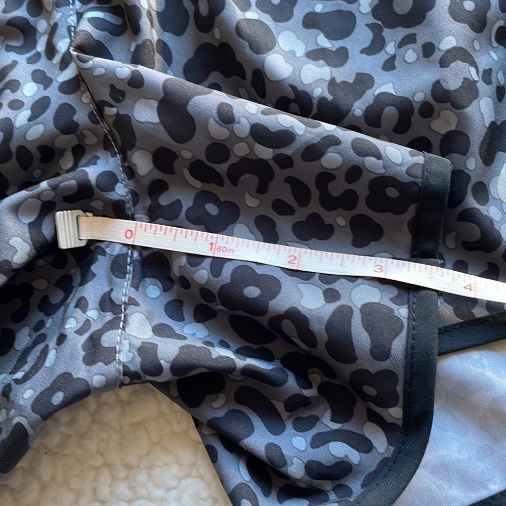 Nike Dri fit leopard grey athletic shorts - Picture 5 of 8